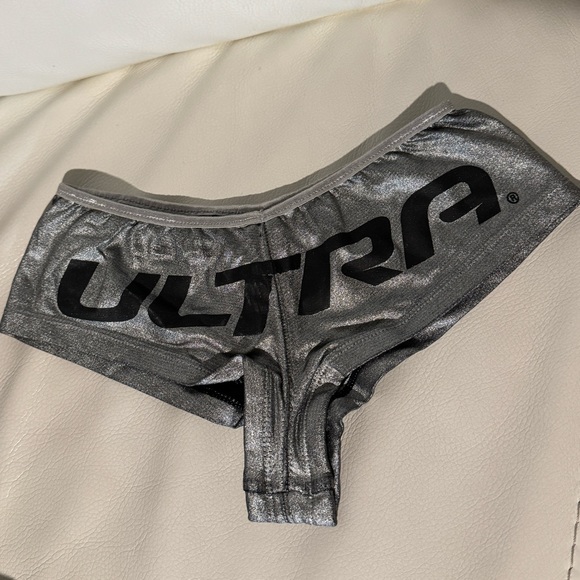 Ultra Music Festival shorties size Small - Picture 11 of 14